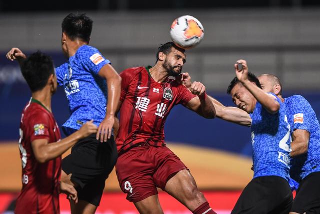 悲喜交错国足跌到第94位成耻辱小将绝杀埃弗顿14岁就签约巴萨